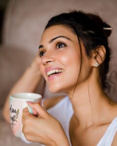 Actress Nimika Ratnakar HD Instagram Photos and Wallpapers August 2024