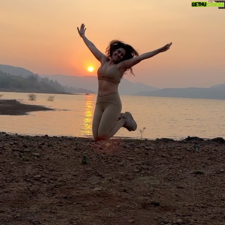 Nimrat Kaur - 43.4K Likes - July ko one big Hi!!! First half of the year is already over??!
Second half, be chill and a bit slo-mo. No??!
🥰🤎🤸
#slowliving #wildgirl #uphigh #inthesky #thisjuly