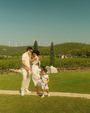 Nisan Hakan Özkan Instagram - sondaki “ben istediğimi elde ederim bakışı” 😌😌 #nisanhakan #sedaözkan #evaqueen photo by @influencerkocasi