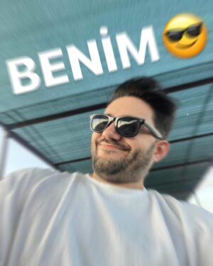 Nisan Hakan Özkan Instagram - Çünkü mükembel fotoğraları bi tek ben çekebiliyom 😌🥲 #nisanısıhakanısı #balısıözkanısı #evathequeen
