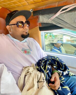 Nishant Tanwar Instagram - apni chauffeur driven BMW convertible mein property ka jaayza aur haseen mausam ka anand lete hue…never stop believing in yourself 🫶🏻