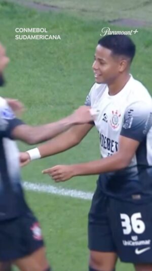 Nivaldo Prieto Instagram - Wesley aproveitou a saída do goleiro e mandou esse golaço! ⚽️🔥 

A Gaviões fecha o jogo 4x0 e garante vaga na Sul-Americana. 

Acompanhe a #SulamericanaNoParamount 💙