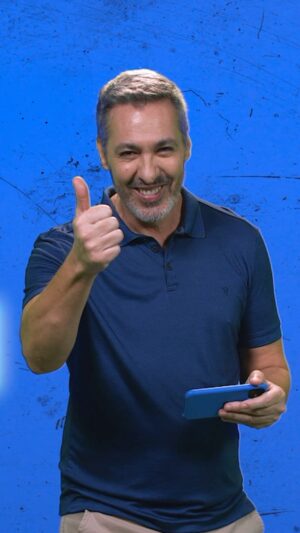 Nivaldo Prieto Instagram - Vocês comentam e @nivaldoprieto, @pauloviniciuscoelho e @alexavier respondem! 🎙️ Será que o seu tweet apareceu por aqui? Use a hashtag #LibertadoresNoParamount e deixe um recado pro nosso time! ⚽