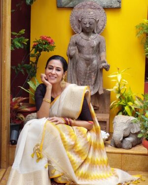 Nivedita Bhattacharya Instagram - Xanthophile ! 💛

#colormeyellow