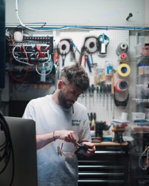 Noah "40" Shebib Instagram - Smoke Shop shout out Smokey💨

📸 @jv.shots