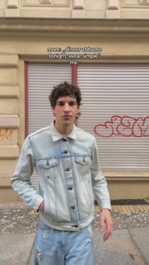 Noah Levi Instagram - ,,why are you dressed like that?”
- like what? 

#trend #mensfashion #styleinspo #90sfashion