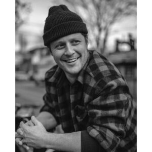 Noah Reid Instagram - Thanks to everyone who’s been listening to Everyday and watching the Outer Range trailer and buying tickets to The Minutes. Very grateful for all of your love and support. In return, I offer you this photo you’ve probably already seen, taken after a couple of day pints at Ronnie’s by the great @dane.does.portraits, who happened to write one of my favourite movies, Old Stock. Can’t take these moments for granted nowadays.