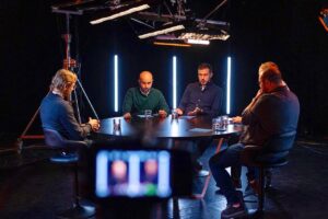 Nobel Arustamyan Instagram - Большой и откровенный разговор с Валерием Карпиным на канале @comment_show_! Залетайте, ссылка в профиле. 

Да, и не забывайте подписываться! ❤️