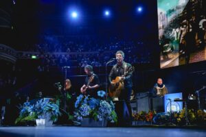 Noel Gallagher Instagram - Here are some more brilliant photos from The Royal Albert Hall for The Teenage Cancer Trust! 

📸 Andy Paradise/Paradise Photo