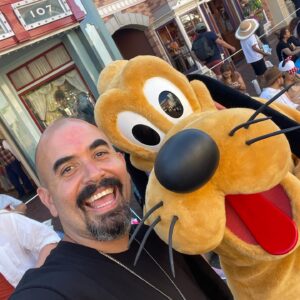 Noel Gugliemi Instagram - Who’s your favorite? Lol 😂 

#disneyland #goodtimes #fun #smile #happiestplaceonearth #haha #mickeymouse #minnie #goofy #pluto