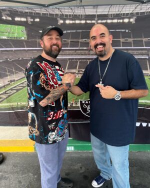 Noel Gugliemi Instagram - Chilling @oneofuscomics with the ones and only @chumlee and @toyexpertsteve from the famous TV show “Pawn Stars of Vegas” 😳 

Ps. Get your favorite old comics and collectibles Today!!!! I myself just got the First Superman comic book ever made, So excited!! (2nd pic Superman replica comic)

2655 Windmill park way
Henderson, Nevada

#comics #lasvegas #toys #collectibles
