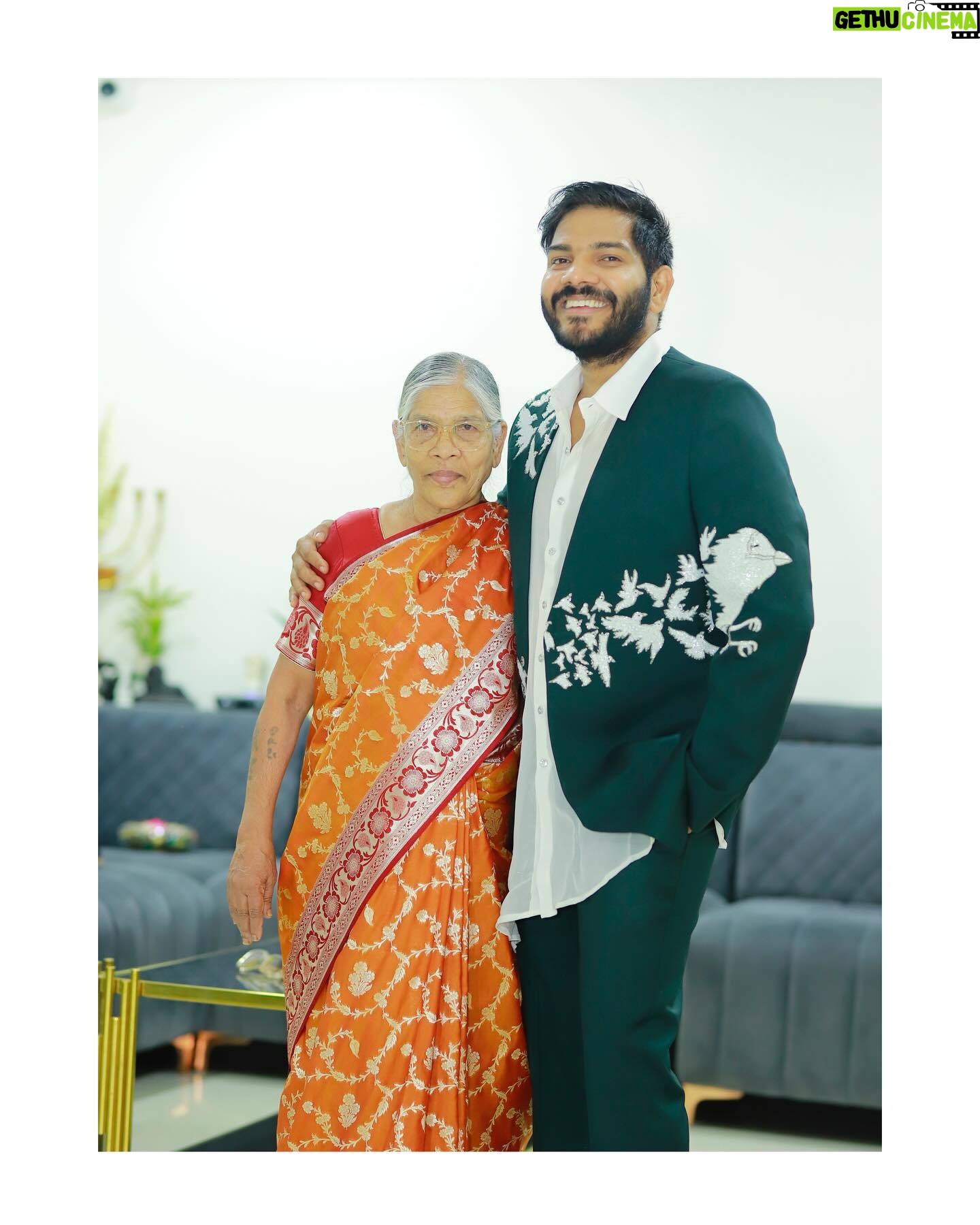 Noel Sean - 10.8K Likes - Amma 🧡🤍💚
Styling- @dignity__9 !