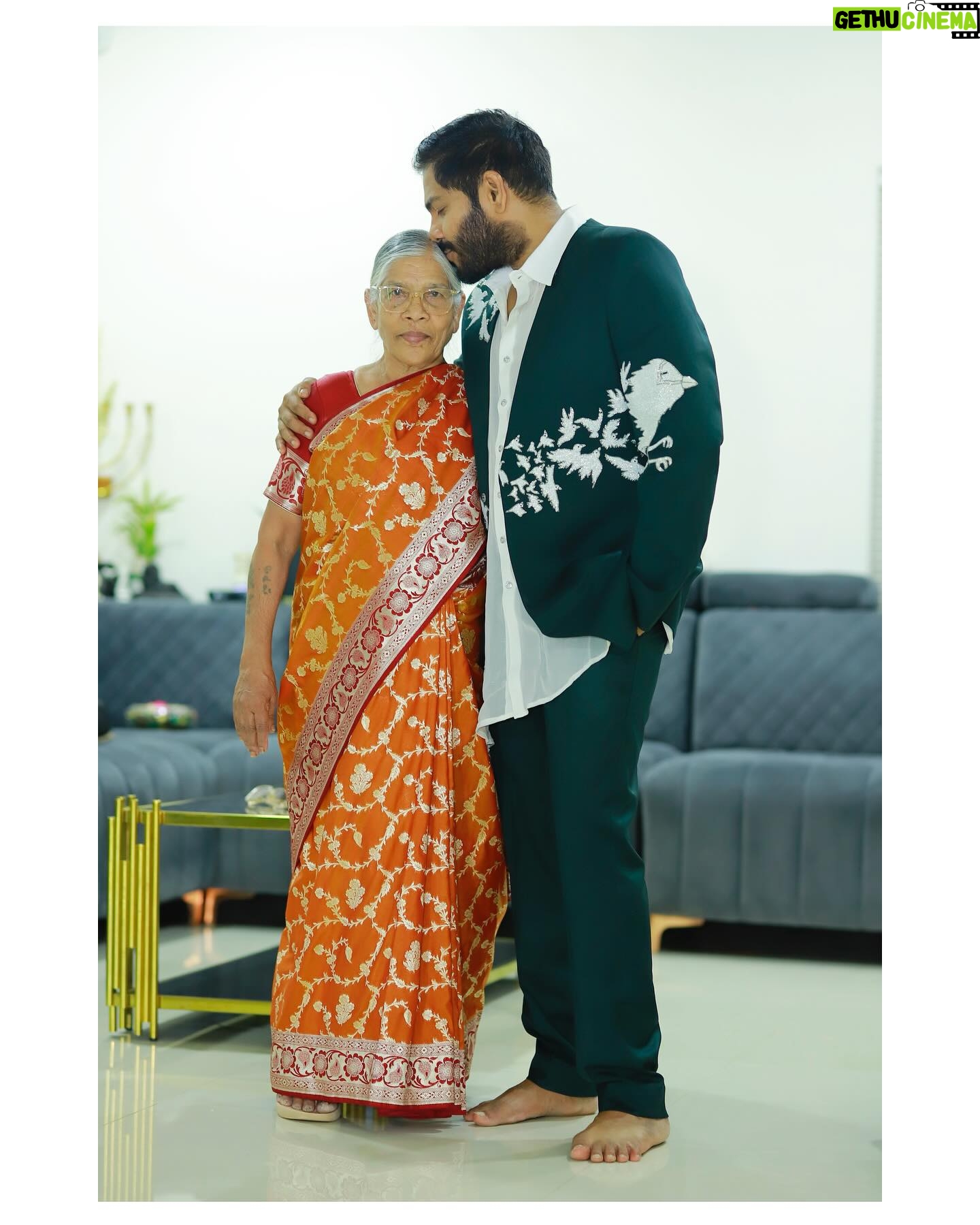 Noel Sean - 10.8K Likes - Amma 🧡🤍💚
Styling- @dignity__9 !