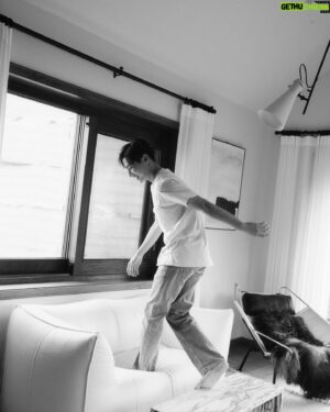 Noh Sang-hyun Instagram - -
-
-
Photographer: @songgge 
Hair/makeup: @lehl123 
Styling: Ko Min Jung
