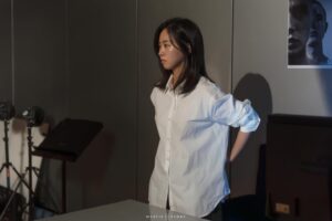Noh Susanna Instagram - 공연 프로필 찍은 날 
옆에서 또 예쁘게 담아준 미스틱🤍

유튜브에 프로필촬영날 영상 올렸어요 
보러오세용 놀러오세용
공연이 이제 다음주라니,,,,,,,😝

#나혼자산나#유튜브#브이로그#연극#실종법칙#연극실종법칙#예술의전당#자유소극장#연극추천