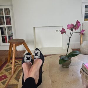 Nora Zehetner Instagram - What a lovely afternoon @manoloblahnik 💕#manoloinla