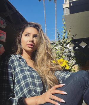 Nosheen Phoenix Instagram - This Phoenix is back in the sun ☀️🌴💗