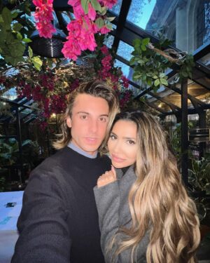 Nosheen Phoenix Instagram - Being reunited with your long lost twin soul is the best feeling ever 💞 @davi #love #forever #eternal #bestiesforever
