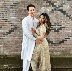 Nosheen Phoenix Instagram - When you leave toxicity in the past, it makes way for pure Magic! #EidMubarak 💗🌙