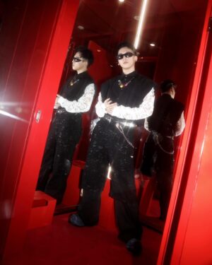 Novel Core Instagram - ⁡
DIESEL SHIBUYA @shibuya_dieselstore 
リニューアル、おめでとうございます！
⁡
まだ音楽を始めて間もない頃から毎日のように買い物に来ていたDIESEL SHIBUYA、初めてCEOのRenzo Rossoに直接DIESELへの愛を伝えることが出来た場所でもあり、本当に忘れられない大切なお店。
⁡
Glenn Martens就任以降のDIESELが生み出すバイラルには常に刺激をもらうし、俺がDIESELしか着なかった2018年くらいの時期からは想像も出来ないくらい若い子達が当たり前のようにDIESELを身につけている今、このタイミングでのリニューアル。凄く感慨深かったです。
⁡
昔からお世話になっているスタッフさんにも会えたし、友達にも沢山会えて、凄く楽しいパーティーでした！
⁡
またゆっくり買い物にいきます。
ご招待、ありがとうございました！
⁡
@diesel 
#DIESELSHIBUYA