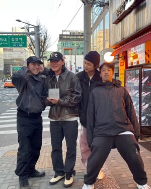 Nucksal Instagram - 춘천 녹음 부터 라이브 촬영 라이브 앨범 까지
피쳐링 뮤지션 뿐만 아니라 감독님 관객까지 모두모두
감사합니다🥹 

#당신께 #KMA