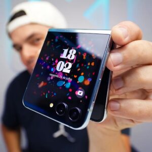 Nuno Agonia Instagram - *PASSATEMPO* Acabadinhos de sair e já te podes fazer à pista para ganhar um destes. Só tens que mencionar um amigo nos comentários e usar os hashtags #GalaxyZFlip5, #SamsungUnpacked e #JoinTheFlipSide. Participa as vezes que quiseres até 9 de agosto de 2023.
@samsungportugal