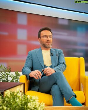 Nuno Eiró Instagram - On Air ! 🤩 #morningshow #tvhost @estamanhatvi 📸: @rubenmiguel10 e @sarasousapintoo