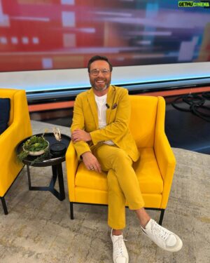 Nuno Eiró Instagram - #camuflado #morningshow #tvhost @estamanhatvi