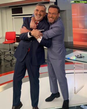 Nuno Eiró Instagram - Expetativa vs Realidade 
❤️❤️📺

#reencontro #amizade @estamanhatvi  #morningshow @tvioficial 
@bydorarogerio