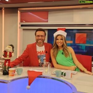 Nuno Eiró Instagram - 25 de Agosto significa Natal de Verão! 🎅🏼🎄
E "Esta Manhã" estivemos a celebra-lo!