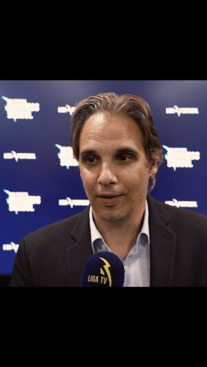 Nuno Gomes Instagram - É com grande honra que sou embaixador do mais recente Curso de Formação Contínua da @ligaportugal Business School em protocolo com a Universidade Católica do Porto, intitulado “Gestor Desportivo no Futebol Profissional”. Uma oportunidade única para adquirir conhecimentos práticos e estratégicos na gestão desportiva.
Junta-te a esta jornada de aprendizagem e crescimento do universo do futebol profissional! Inscrições no link na Bio
