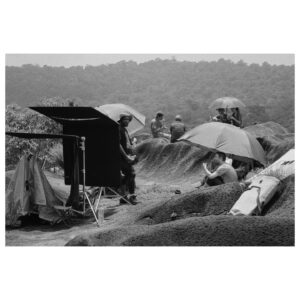 Nuno Lopes Instagram - My Backstage Pictures
Rain
LES DERNIERS HOMMES
un film de David Oelhoffen
.
Actuellement au cinéma
.
9 mars 1945.
L’armée japonaise lance un assaut foudroyant contre les troupes françaises en Indochine.
Traquée par l’ennemi, une colonne de légionnaires déjà affaiblis s’élance au cœur de la jungle pour rallier les bases alliées à plus de 300 km.
.

A 9 de março de 1945, quando o exército japonês lançou um ataque relâmpago contra as forças francesas na Indochina, uma coluna de legionários já debilitados, foi obrigada a fugir pelo meio da selva, na esperança de alcançar as bases aliadas a mais de 300 km de distância.
.
Un film de @oelhoffen
Une production de Jacques Perrin, Nicolas Elghozi, et Mathieu Simonet pour
@galatee_films
Distribution @tandem.films 
Musique @superpoze_
.
#mybackstagepictures #lesderniershommes #galateefilms #davidoelhoffen #jacquesperrin #warmovies #fujifilmpt #xt4 #survival #nature #cinema