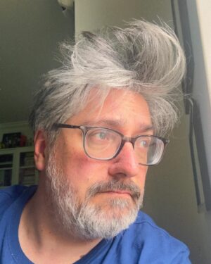 Nuno Markl Instagram - Descontrolo absoluto no crescimento do cabelo. É muito é é forte. Cortei-o há umas 3 semanas. Se calhar tenho de lá voltar não tarda. Deve ser o aspartato de arginina. Puxa.