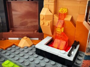 Nuno Markl Instagram - A Torre de Barad-Dûr, que tanto carrego me proporcionou no Chiado, já está a ser dos melhores Lego em que meto as mãos - e ainda só há um cantinho feito. Mas as texturas rochosas, a engenhosa simulação de lava a escorrer por todo o lado… ISTO FAZ CALOR! A minifigura do Gollum está uma jóia, bem como este esconderijo dele com um peixe dentro. Mas a viagem ainda só está no começo. #legobaraddur