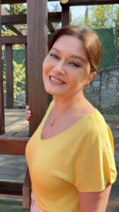 Actress Nurgül Yeşilçay HD Instagram Photos and Wallpapers May 2024