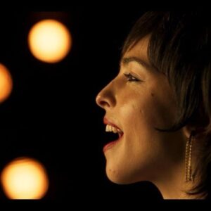 Nuria Herrero Instagram - Ha sido un gran reto hacer de Liza Minnelli pero todo se hace más fácil y divertido al lado de @bybelenrueda 👯

@thegoodmoodproductions 
@atresplayer