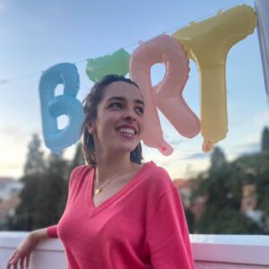 Nuria Herrero Instagram - Otra vueltecita al sol 🫶🏼🎈