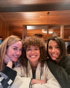 Nuria Herrero Instagram - Hace un año grabábamos en Bilbao “Desde el mañana”. 
A partir del 12 de junio disponible en Disney  . 🎆

@thegoodmoodproductions
@disneypluses 
@aleteia_actores 
@arantzavelezcasting 
@diegogitecasting