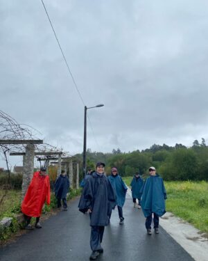 Nuria Herrero Instagram - O camiño de Santiago 🥾☔️