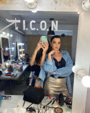 Nuria Herrero Instagram - Ya disponible el capítulo 7 de @nacholaserie en @atresplayer ❤️‍🔥