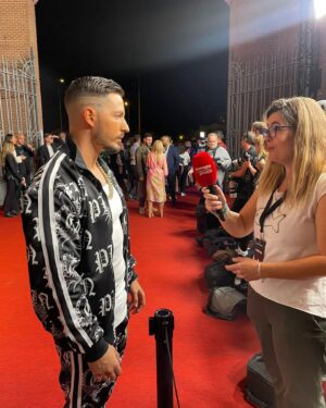 Nyno Vargas Instagram - Amigos gracias por la invitación @latingrammys 🎙