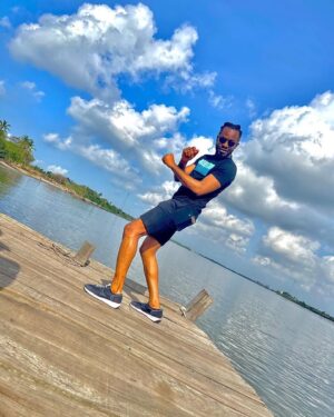 O.C. Ukeje Instagram - Sunshine & Skin…

And everything in between…😌

📷 @ms.ibok for the magic!