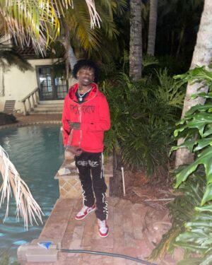 O'Neil Rowe Instagram - Miami treating me nice ❤️🕸 new music ? 😎..