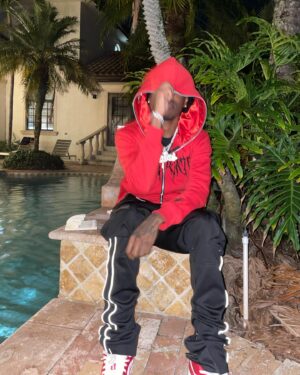 O'Neil Rowe Instagram - Miami treating me nice ❤️🕸 new music ? 😎..