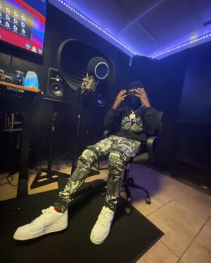 O'Neil Rowe Instagram - 🥷🏾🕸 #koolasoneil