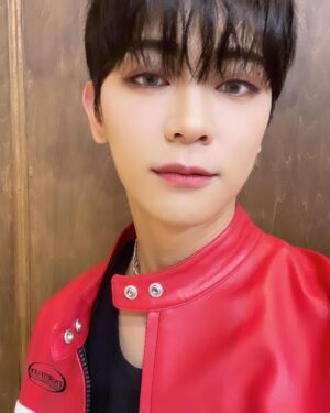 OOON Instagram - eve😵‍💫