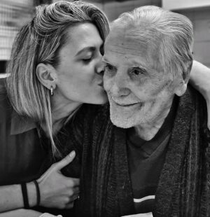 Octavi Pujades Instagram - Un beso muy fuerte a todos los Joans, Joanes, Juanes, Juanas, Juanitos y Juanitas. 😘
A los que están aquí, y a los que persisten en la memoria. ❤️

#santjoan #sanjuan