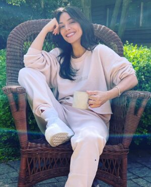 Odelya Halevi Instagram - Took my NESHAMA (soul in Hebrew) out to sing with the birds. Thanks @houseoflavi @inbarlavi @moodyroza for this incredible NESHAMA comfy set. Can’t take it off.
