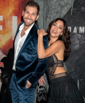 Odelya Halevi Instagram - I wasn’t the woman screaming the entire movie. Thanks @netflix @damselmovie @cinemasociety for a great night out. Glam by @r_salles fresh cut by @shukizikri . Third snap by @jmphoto9