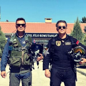 Ogün Kaptanoğlu Instagram - Dünyanın en iyi savaş pilotları ile sonsuz mavi gökyüzünde uçmaktan onur duyuyorum. Hayatımın en heyecanlı ve unutulmaz günü, işte o gündür. Tarifi olmayan hislerim, güç ve gurur. Değerli komutanlarıma, ağabeylerime ve kardeşlerime selam olsun, varlığınız ebedi olsun...

İstikbal Göklerdedir 🇹🇷
Gazi Mustafa Kemal Atatürk 

#dünyapilotlargünü 

Albay Özgür Soylu @emre.mert.132 @soloturk @turkhavakuvvetleri1 @turkishairforce #avivation #fighterjet #pilot #military #turkisharmy #afterburner #f16fightingfalcon #yeni #dizi #hür #trtdijital @fatihdanaci2004 @hilmicemintepeofficial @tanererturkler @denizzcatalbas @gokaymuftuoglu @demiirbatuhan @zeyneptugcebayat @pimarbibin 📸  @emrah.aslantepe  @sinasiserce